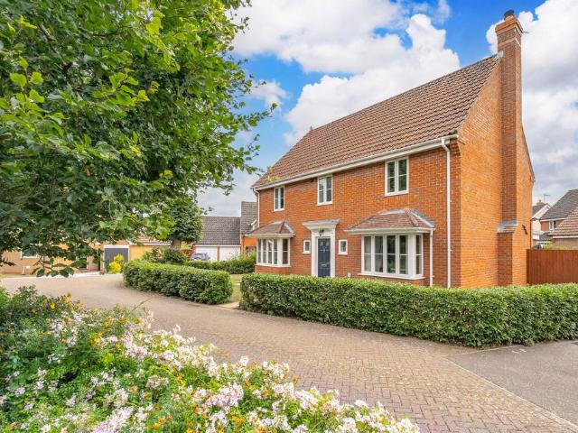 4 bedroom detached house for sale