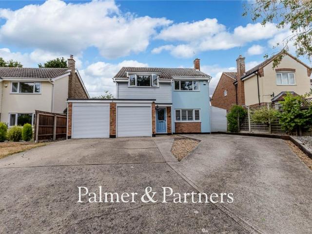 4 bedroom detached house for sale