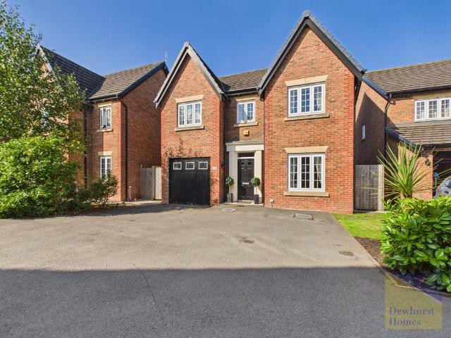 4 bedroom detached house for sale