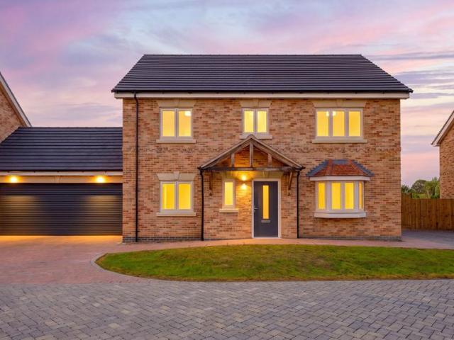 4 bedroom detached house for sale
