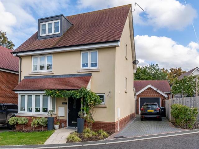 4 bedroom detached house for sale
