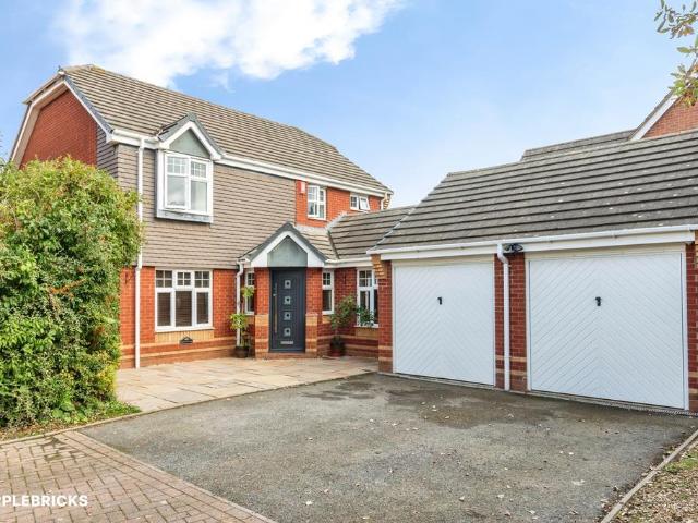 4 bedroom detached house for sale