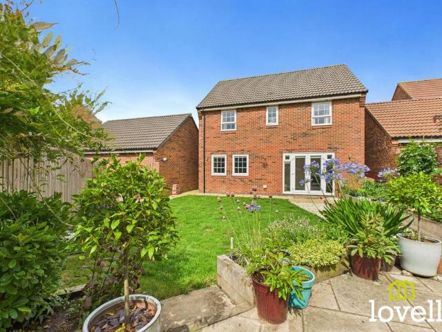 4 bedroom detached house for sale