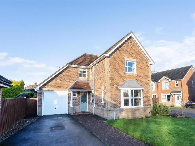 4 bedroom detached house for sale