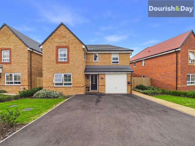 4 bedroom detached house for sale