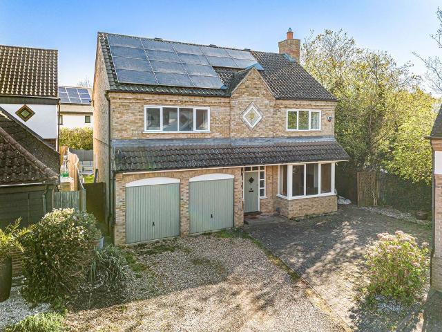 4 bedroom detached house for sale