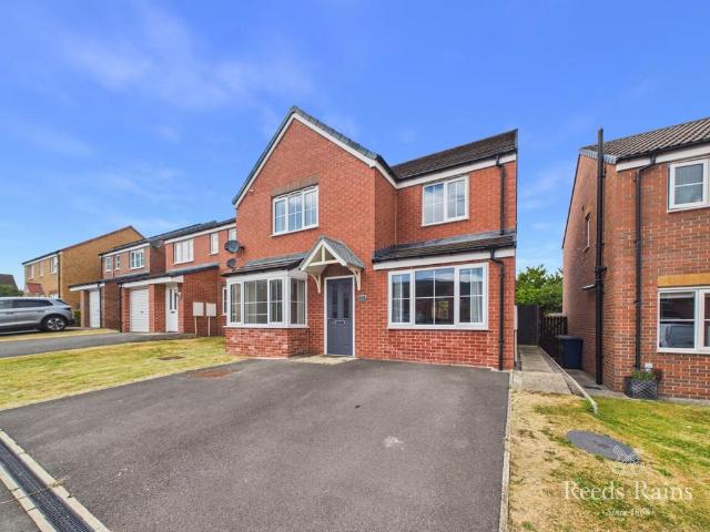 4 bedroom detached house for sale