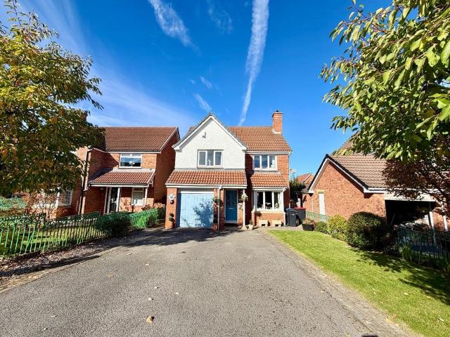 4 bedroom detached house for sale