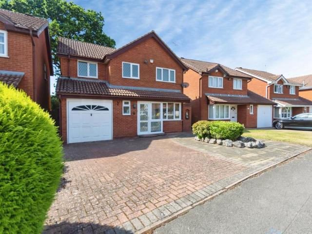 4 bedroom detached house for sale
