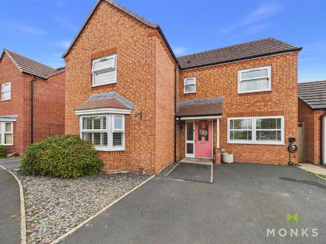 4 bedroom detached house for sale