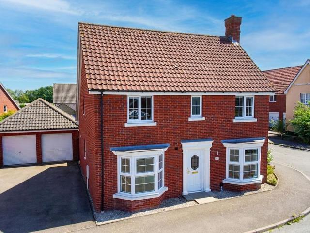 4 bedroom detached house for sale
