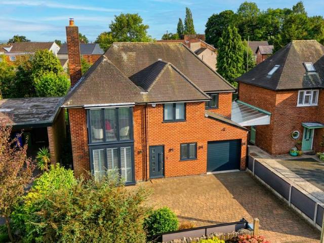 4 bedroom detached house for sale