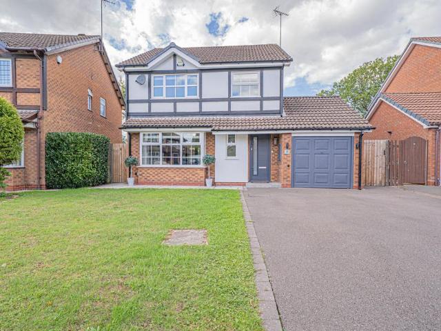 4 bedroom detached house for sale