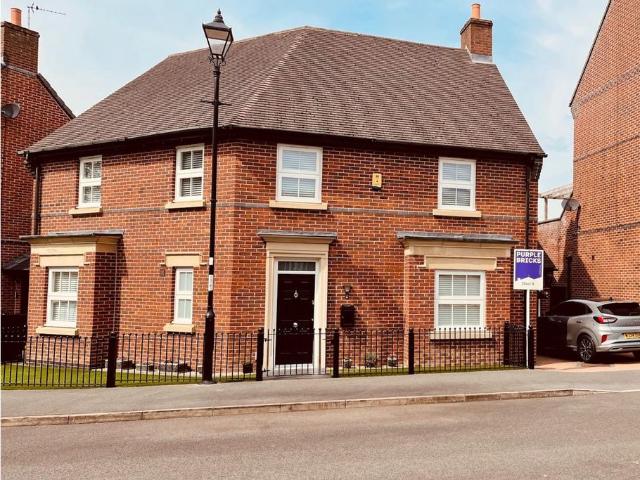 4 bedroom detached house for sale