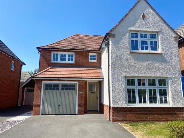 4 bedroom detached house for sale