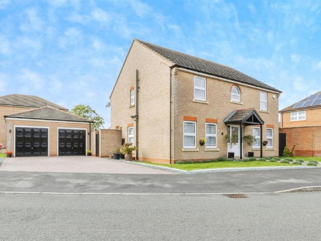 4 bedroom detached house for sale