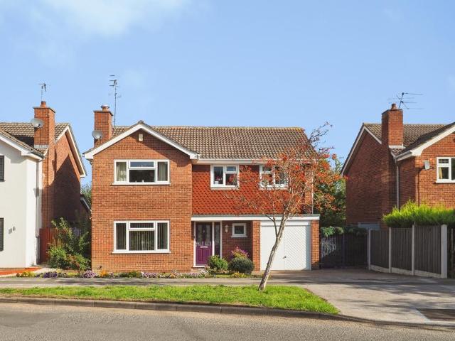 4 bedroom detached house for sale
