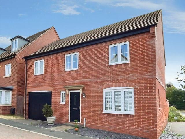 4 bedroom detached house for sale