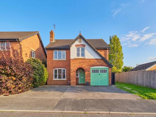 4 bedroom detached house for sale