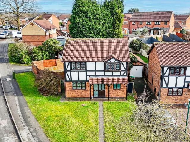 4 bedroom detached house for sale