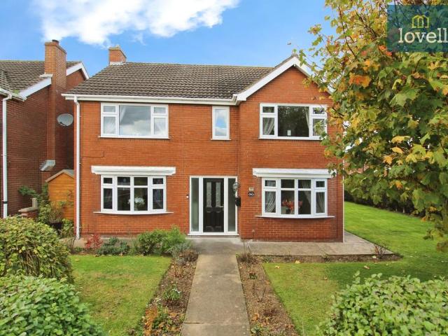 4 bedroom detached house for sale