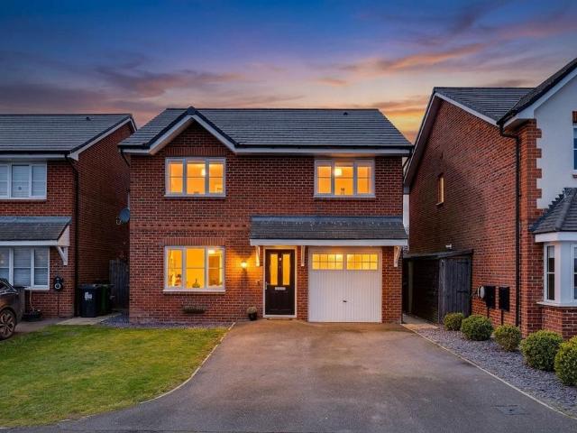 4 bedroom detached house for sale