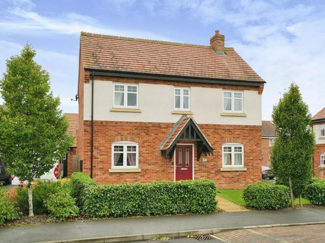 4 bedroom detached house for sale