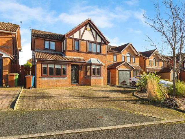 4 bedroom detached house for sale