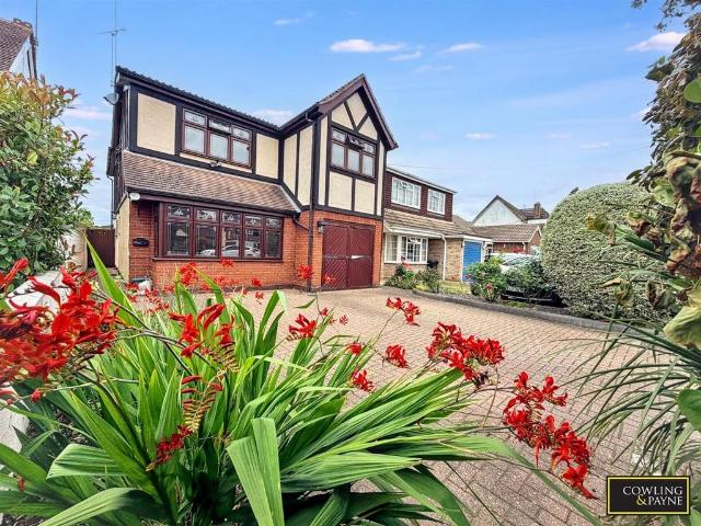 4 bedroom detached house for sale