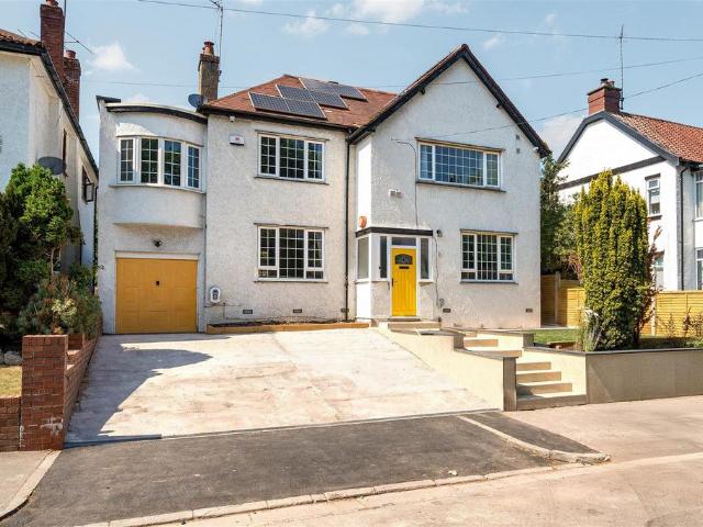4 bedroom detached house for sale