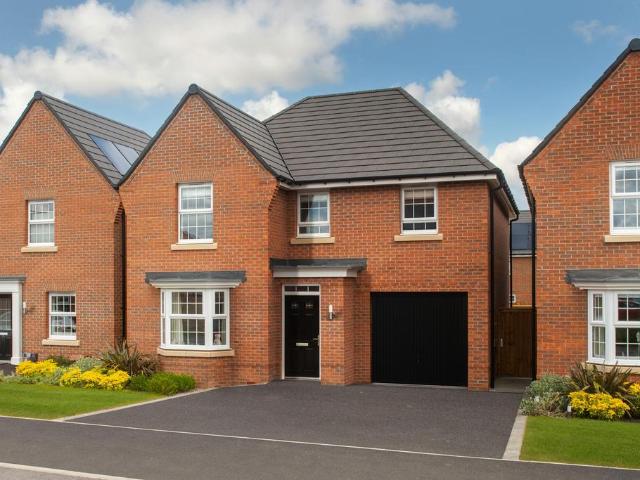 4 bedroom detached house for sale