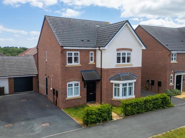 4 bedroom detached house for sale