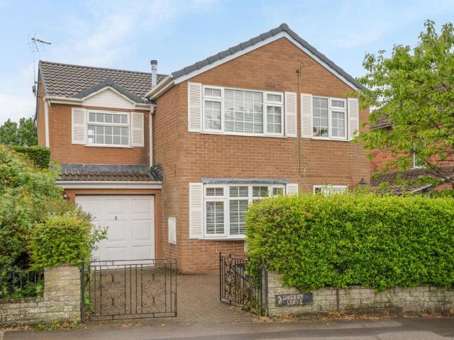 4 bedroom detached house for sale
