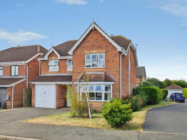 4 bedroom detached house for sale