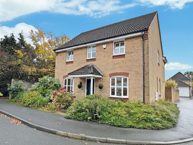 4 bedroom detached house for sale