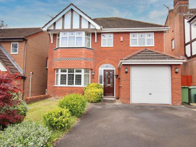 4 bedroom detached house for sale