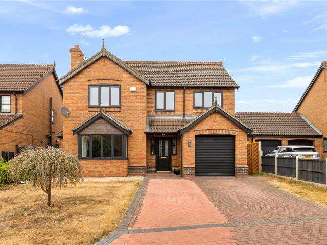 4 bedroom detached house for sale