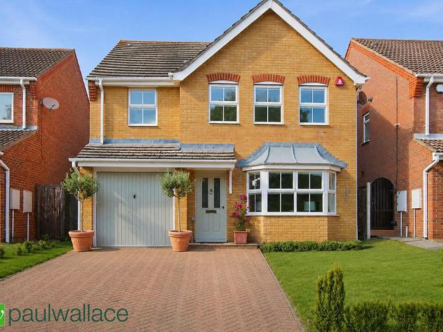 4 bedroom detached house for sale