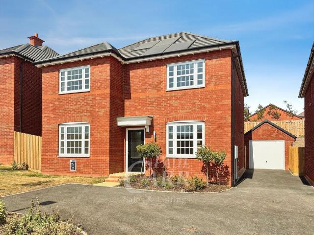 4 bedroom detached house for sale