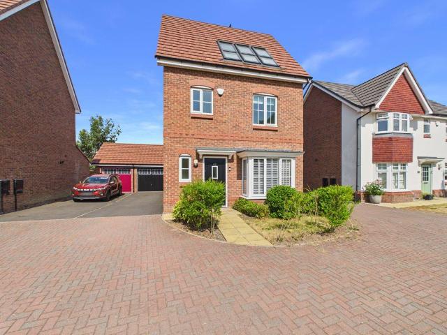 4 bedroom detached house for sale