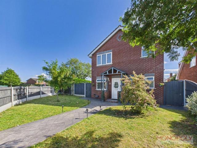 4 bedroom detached house for sale