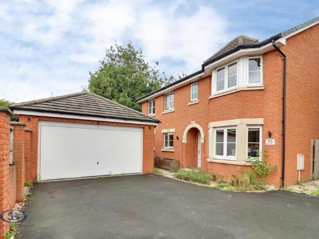 4 bedroom detached house for sale