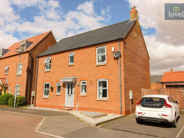 4 bedroom detached house for sale
