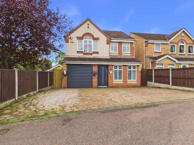 4 bedroom detached house for sale