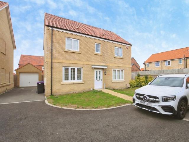 4 bedroom detached house for sale