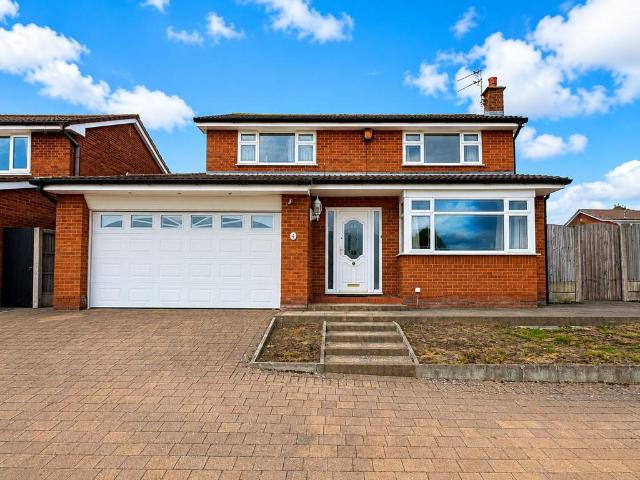 4 bedroom detached house for sale