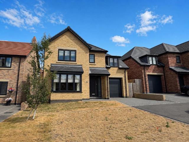 4 bedroom detached house for sale