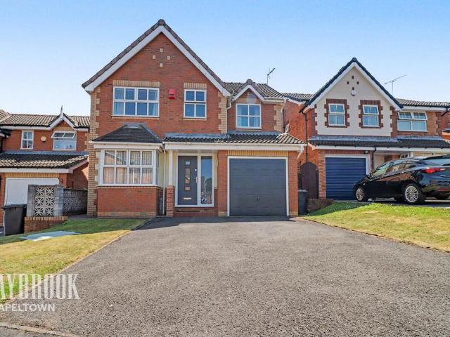 4 bedroom detached house for sale