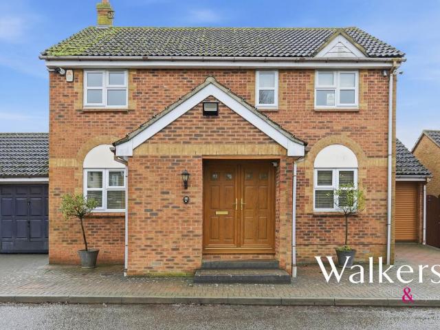 4 bedroom detached house for sale