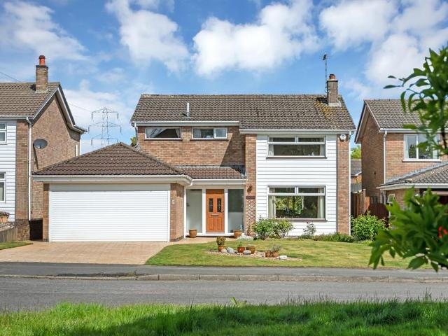 4 bedroom detached house for sale